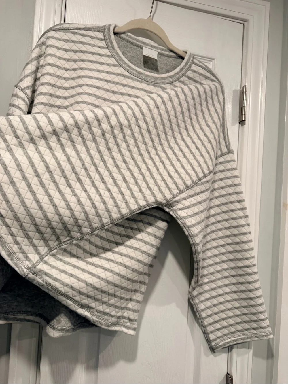 NWOT J. Crew Size 2X Gray Cream Reversible Quilted Striped Crew Sweatshirt
